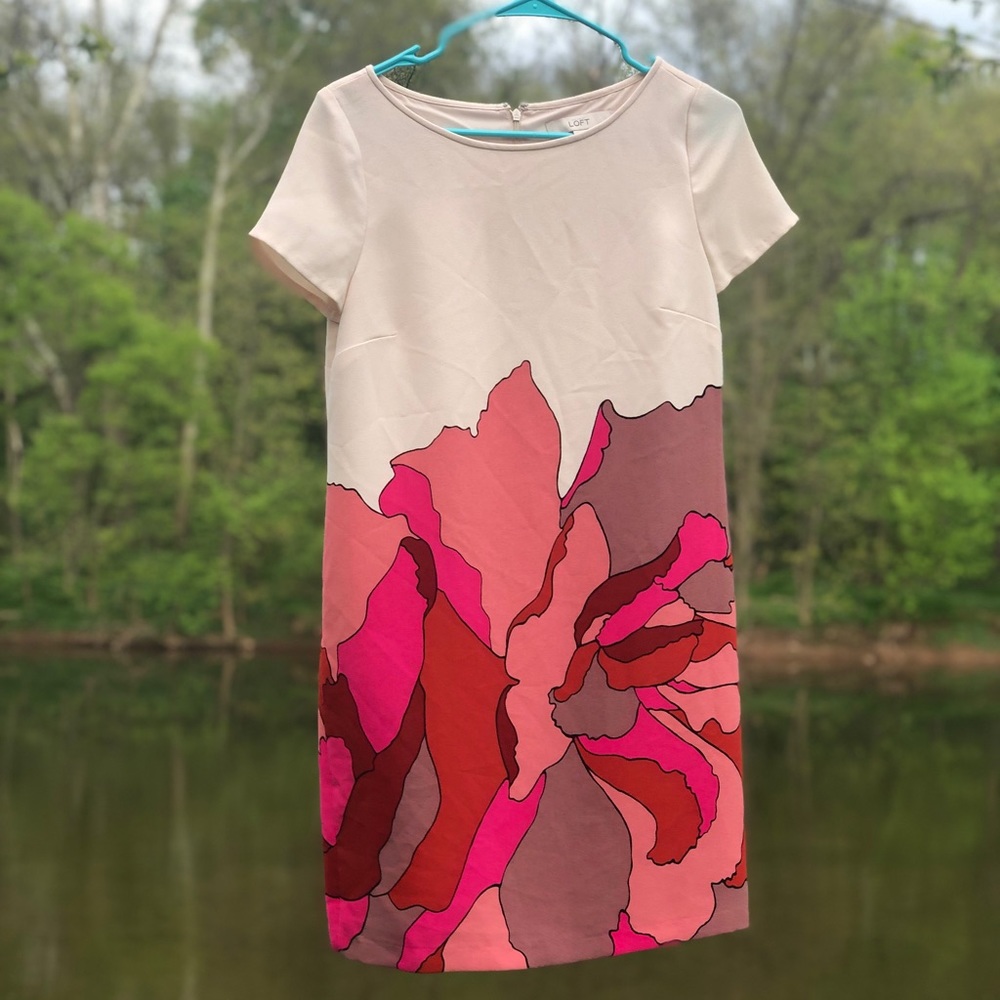 Beautiful LOFT sheath dress